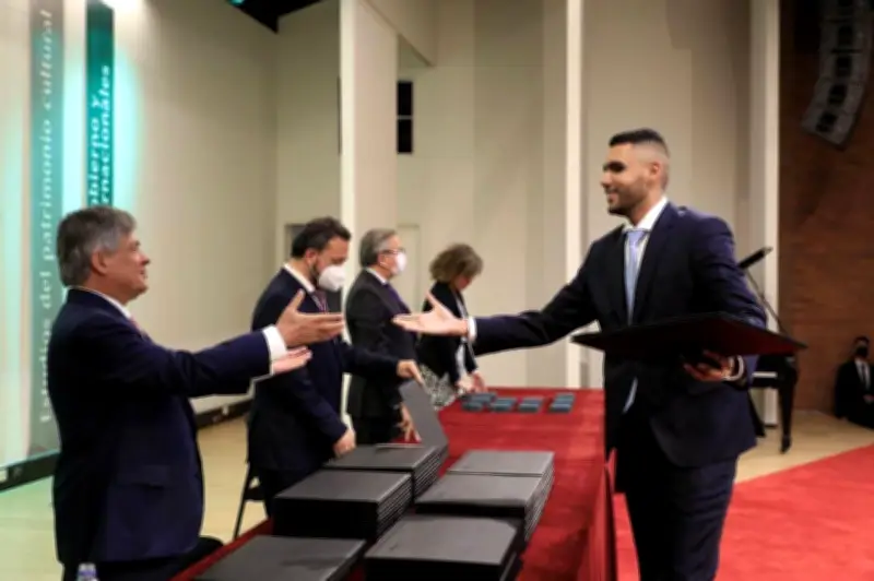 Abogado cartagenero publica en revista española sobre deber de información médica