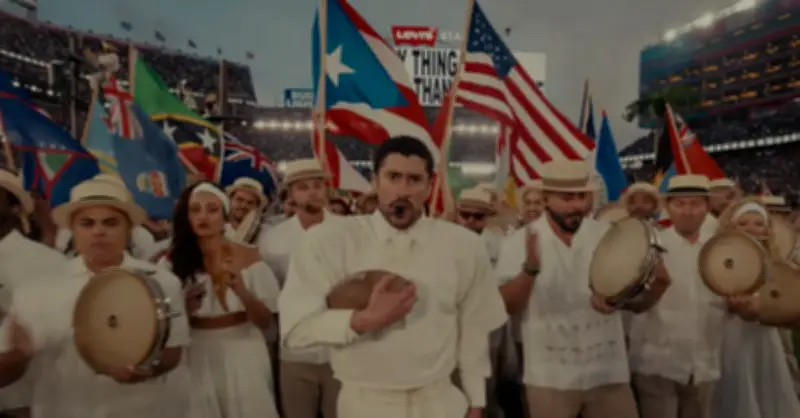 Bad Bunny en el Super Bowl LX: Congresistas Republicanos Piden Sanciones Tras Actuación Polémica