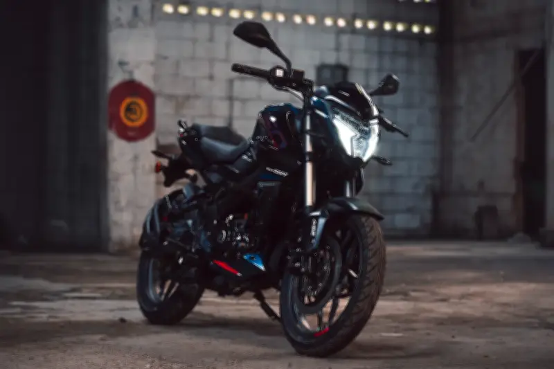 Bajaj lanza la renovada Pulsar NS160 en Colombia con mejoras en potencia y tecnología