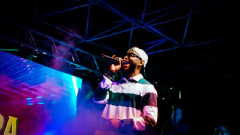 Bobby Sierra, productor cartagenero, celebra éxito #1 en YouTube Music con Blessd