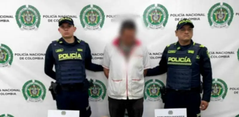 Capturan a dueño de restaurante en Bosa tras riña: le hallaron armas y cinco kilos de base de coca