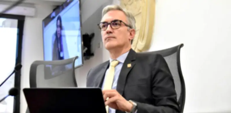 Christian Garcés, candidato del Centro Democrático, propone reducir gastos del Estado para bajar impuestos