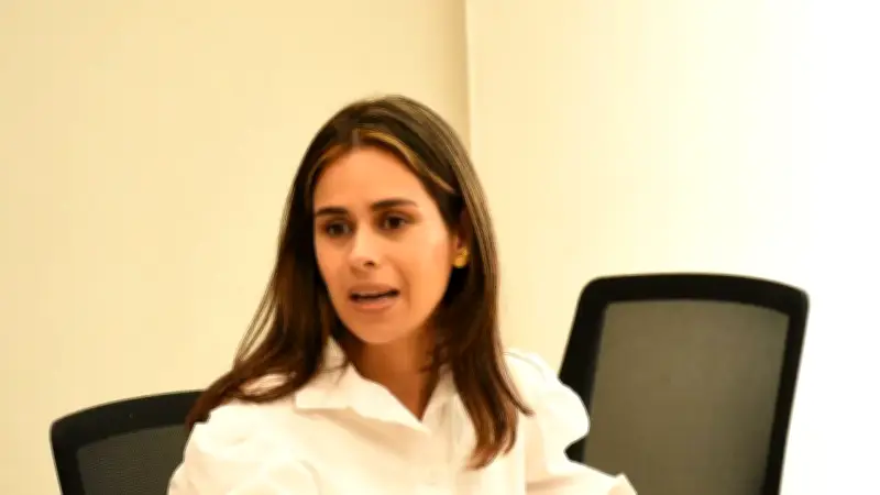 Congresista colombiana revela que su hijo está retenido por ICE en Estados Unidos