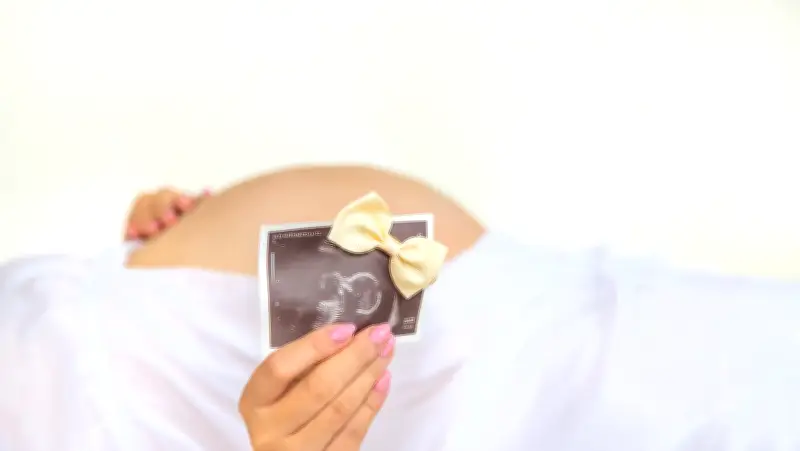 Corte Constitucional amplía licencia remunerada por aborto a todas las personas gestantes