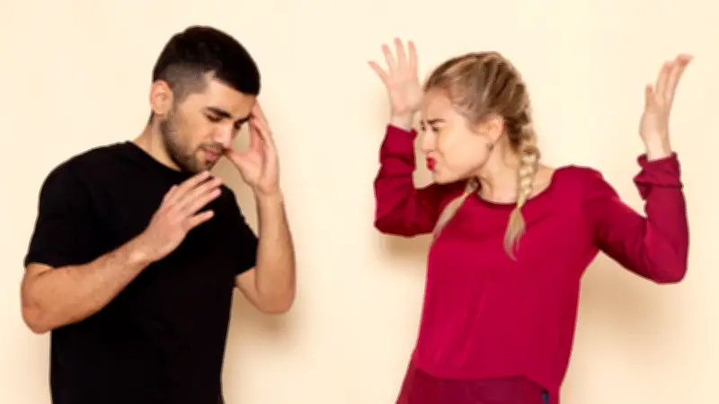 Estudio revela que el 40% de los hombres finge en relaciones por presión económica y social