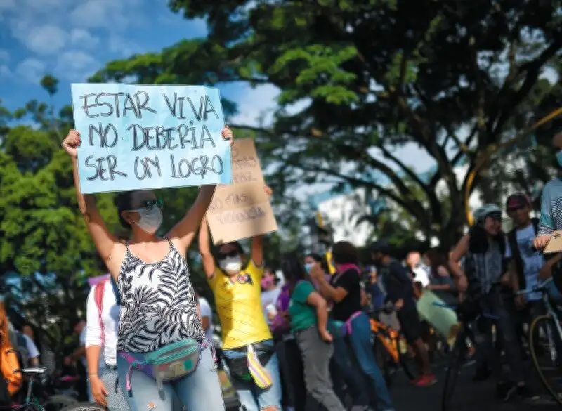 Feminicidio en Cali: Mujer asesinada por su pareja en el barrio Sucre