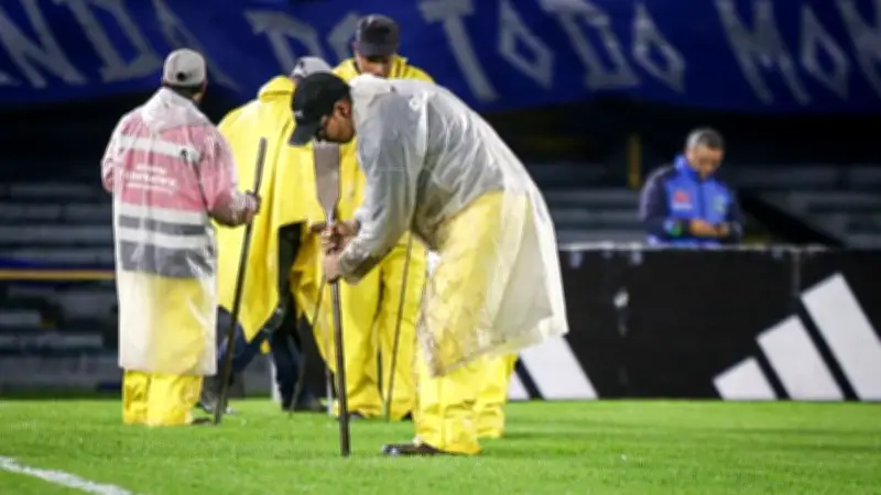 Gramilla de El Campín en el ojo del huracán tras aguaceros y partidos aplazados