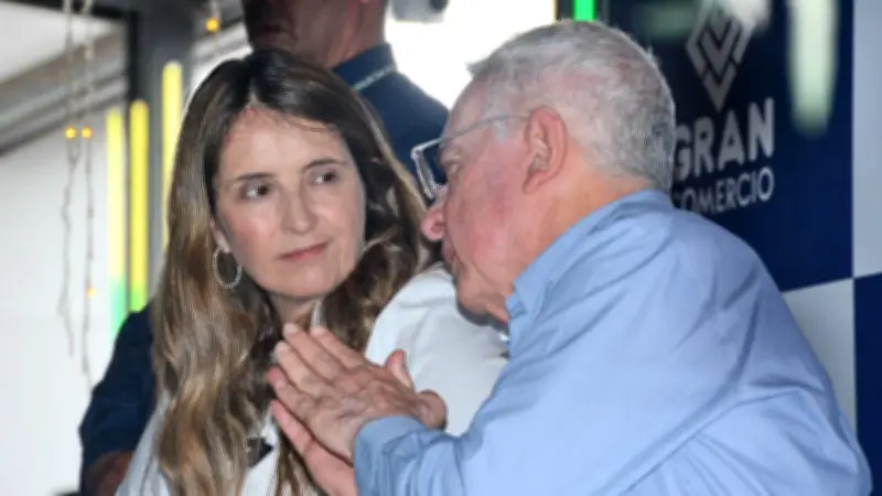 Álvaro Uribe revela la primera medida de Paloma Valencia para la crisis de salud en Colombia
