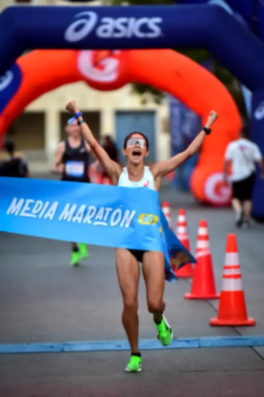 Media Maratón del Mar 2026: 9.500 corredores inauguran calendario atlético en Cartagena