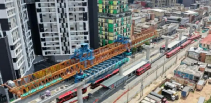 Metro de Bogotá acelera obras en avenida Caracas con vigas lanzadoras y estaciones en construcción