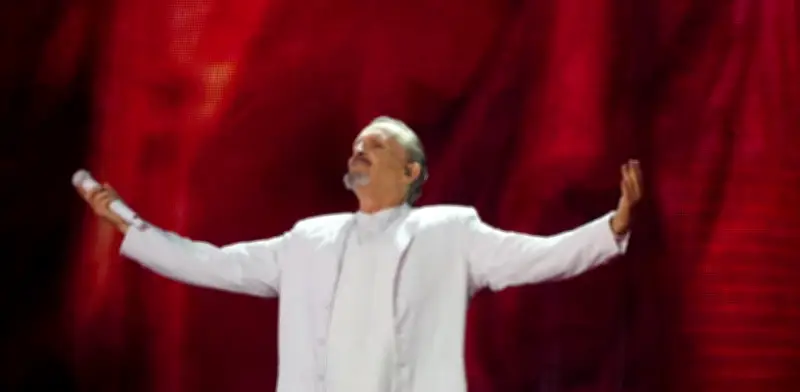 Miguel Bosé regresa a Colombia tras ocho años de silencio y problemas de salud