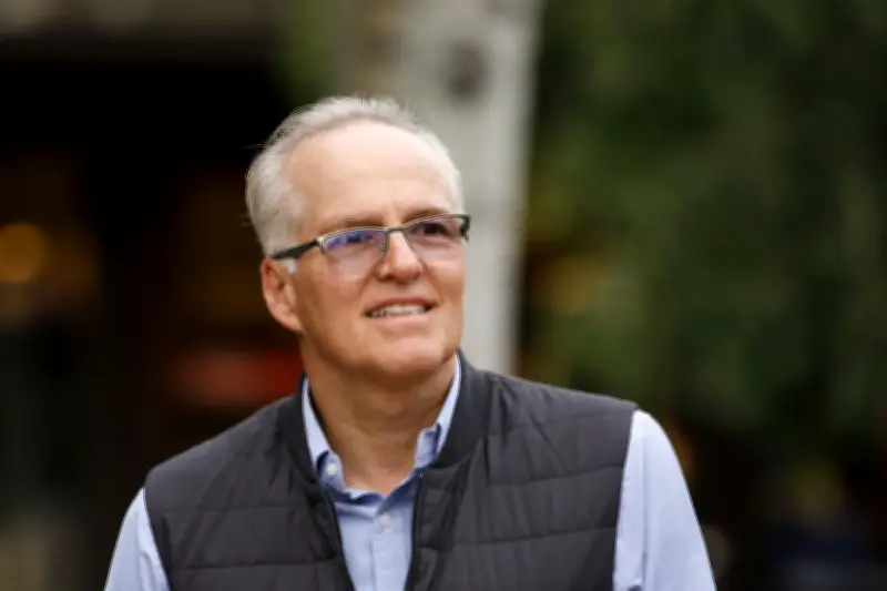 Municipalidad de Miraflores cierra locales de conglomerado Intercorp en disputa con alcalde