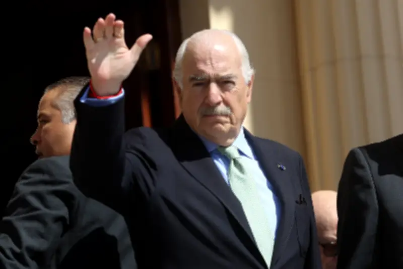 Pastrana responde a periodistas que exigen investigar sus menciones en archivos de Epstein