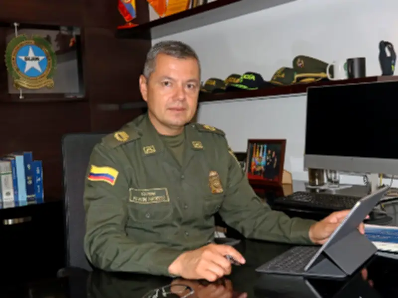 Presidente Petro ordena retiro de general Urrego por presunta siembra de droga en su vehículo