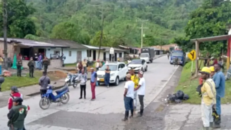 Protestas en Chocó: Comunidad Indígena Cierra Vía Medellín-Quibdó por Falta de Atención en Salud