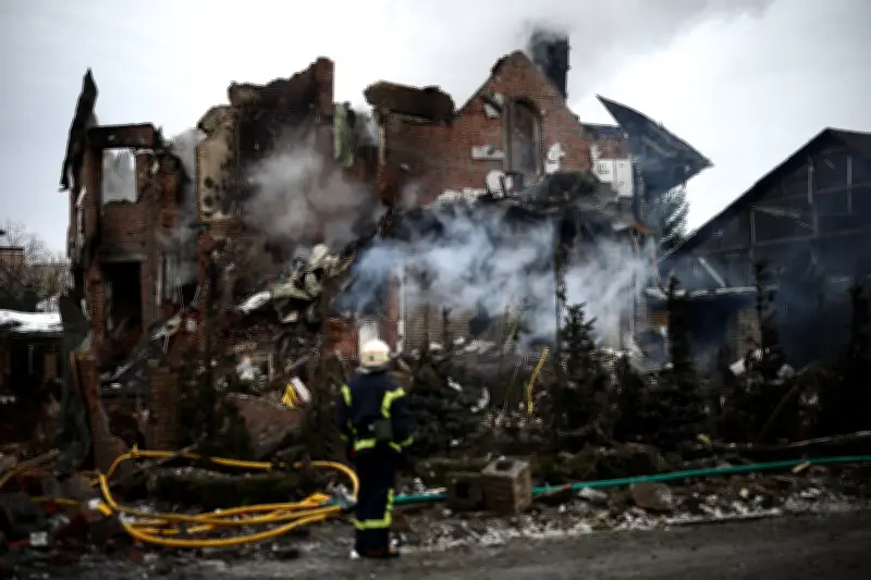 Rusia intensifica bombardeos en Ucrania con drones y misiles en vísperas del aniversario de la invasión