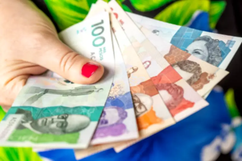 Senado aprueba mesada 14 para docentes pensionados en Colombia