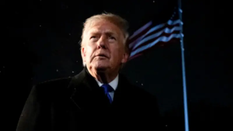 Trump amenaza con ofensiva terrestre contra cárteles tras neutralizar narcolanchas