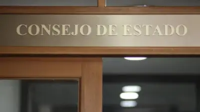 16 demandas buscan anular el aumento del 23% al salario mínimo para 2026 en Colombia