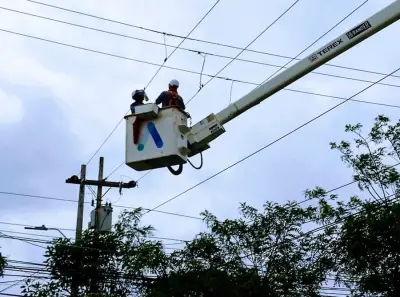 Air-e Intervenida ejecuta mantenimiento eléctrico en Barranquilla y detecta robo de energía en plastiquera