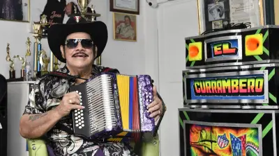 Aníbal 'Sensación' Velásquez recibe el máximo galardón del Carnaval de Barranquilla