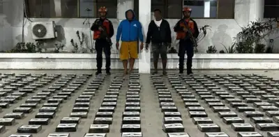 Armada incauta media tonelada de cocaína en La Guajira y captura a dos venezolanos