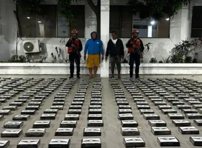 Armada intercepta lancha con 413 kilos de cocaína en el Caribe colombiano