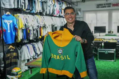 Bad Bunny rinde homenaje a Pelé usando su chaqueta del Mundial 1966 en conciertos brasileños
