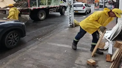 Bucaramanga endurece sanciones contra quienes arrojen colchones y escombros en vías públicas