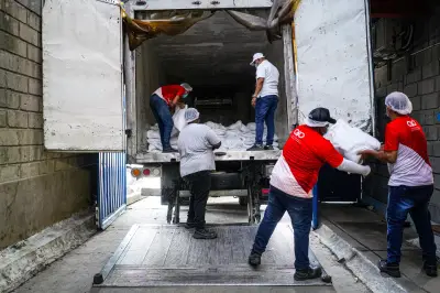 Cartagena envía segunda ayuda humanitaria a Montería con 19,5 toneladas de alimentos y agua
