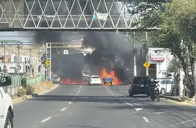 Código Rojo en Jalisco: Ola de violencia y bloqueos tras operativo contra el crimen organizado