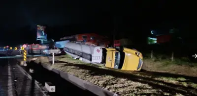 Cierre total de la vía Bogotá-Villavicencio por volcamiento de tractocamión y derrame de combustible