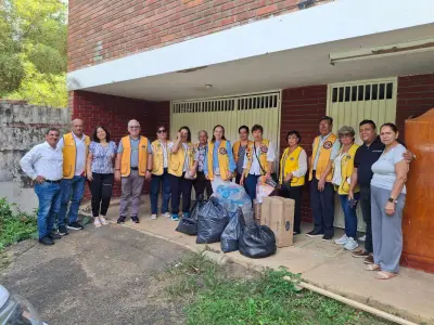 Club de Leones de Bucaramanga y Floridablanca donan ayuda a barrio afectado por incendio