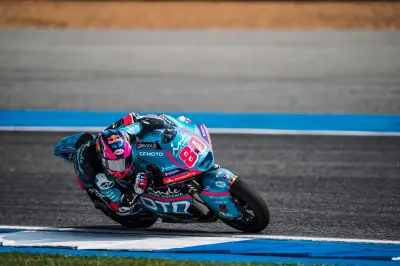 David Alonso domina en Tailandia pero enfrenta drama en Moto2: de líder a pasar por Q1
