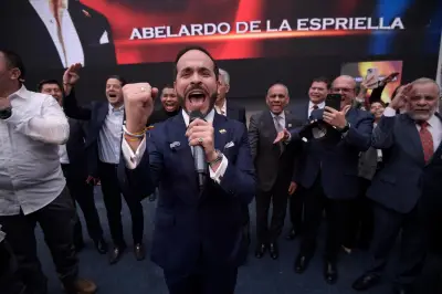 De la Espriella evita comparación con Rodolfo Hernández y revela su carácter ante periodista