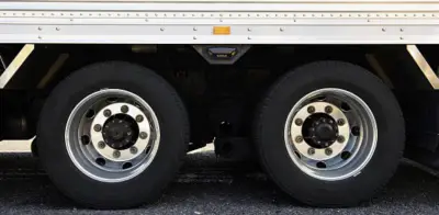 Decisión sobre llantas chinas en Colombia podría encarecer el transporte y afectar empleos