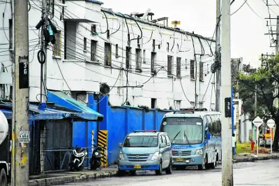 Defensoría alerta sobre riesgos en salud de reclusos por cambio a operador único de Nueva EPS