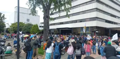 Docentes de Bogotá convocan 'Gran Paro Distrital' de 24 horas para el 12 de marzo