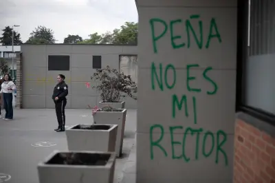 Estudiantes de la U. Nacional protestan contra posible regreso de Ismael Peña a la rectoría