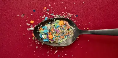 Estudio científico revela cómo las crecidas de ríos transportan plásticos hacia los océanos