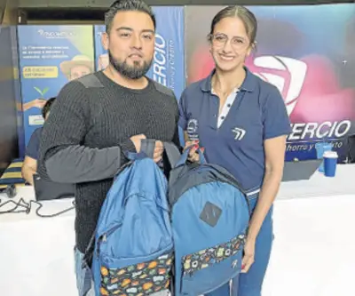 Fincomercio amplía entrega de kits escolares en Bogotá superando los 600 adicionales