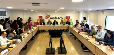 Fractura entre gremios y Gobierno Petro impacta desarrollo económico colombiano