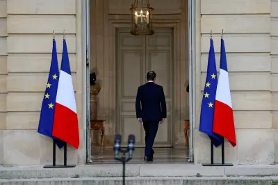 Francia propone prohibir redes sociales a menores de 15 años para proteger su salud mental