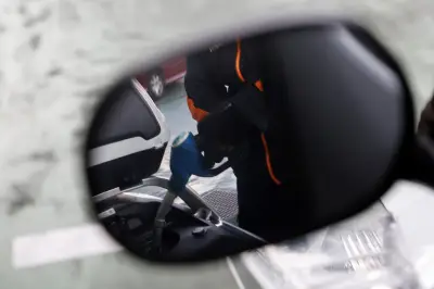 Gobierno oficializa nueva baja de $500 en el precio de la gasolina corriente a nivel nacional