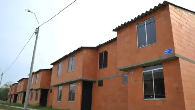 Gobierno propone vender viviendas VIS y VIP en pesos fijos, no en salarios mínimos