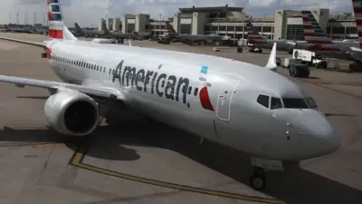 Hallan agujero de bala en avión de American Airlines en el aeropuerto de Medellín