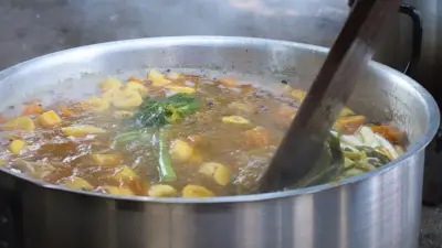 Harry Sasson lidera operativo solidario para damnificados por inundaciones en Córdoba