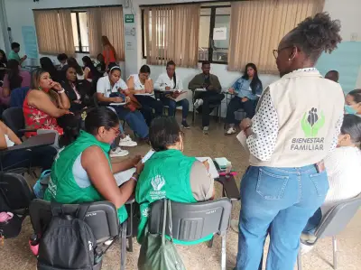 ICBF formaliza a 60 mil mujeres: salario fijo y beneficios para madres comunitarias