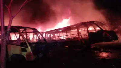 Incendio intencional destruye 21 buses del antiguo operador de Metrolinea en Santander