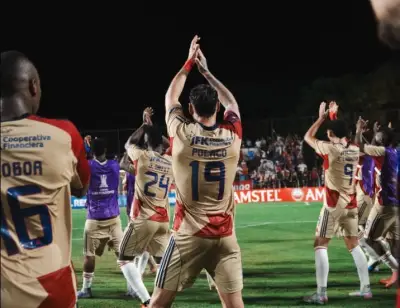 Independiente Medellín vence al Liverpool uruguayo y avanza en la Copa Libertadores